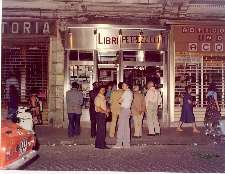 La Libreria Petrozziello all'inizio del Corso _3.jpg